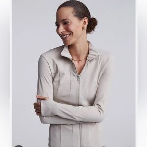 Varley Maywood Jacket in Sili